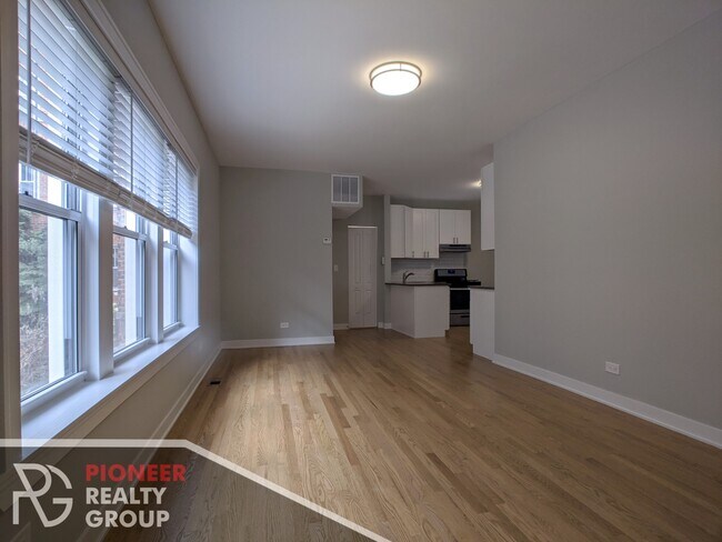Foto del edificio - 3523 N Broadway St