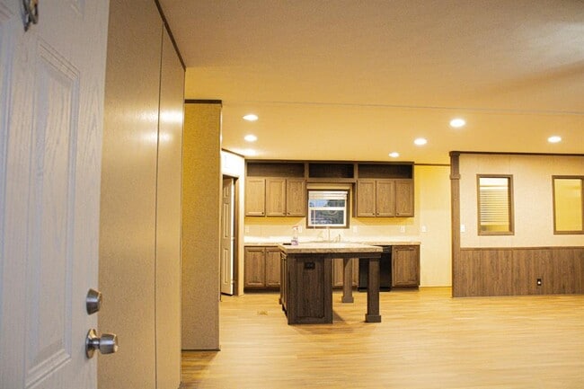Foto del edificio - 1566 County Rd 610