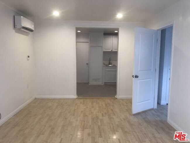 Foto del edificio - 410 N Frederic St