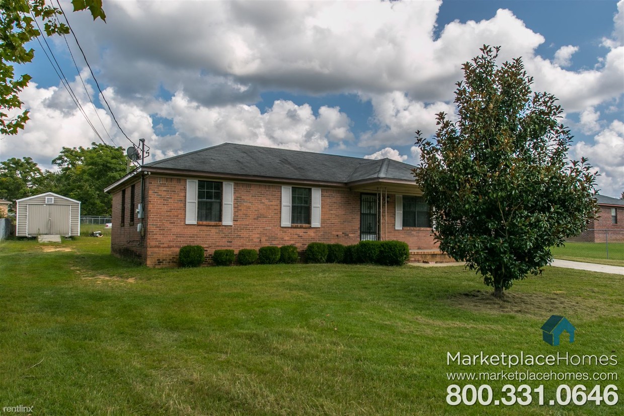 Primary Photo - 3 br, 1 bath House - 325 Washington Dr