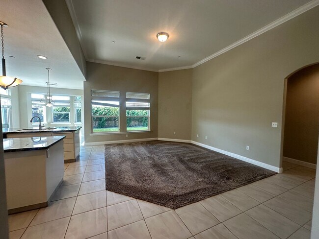 Building Photo - 462 Hart Dr