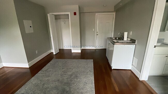 Foto del edificio - 67 Loker St