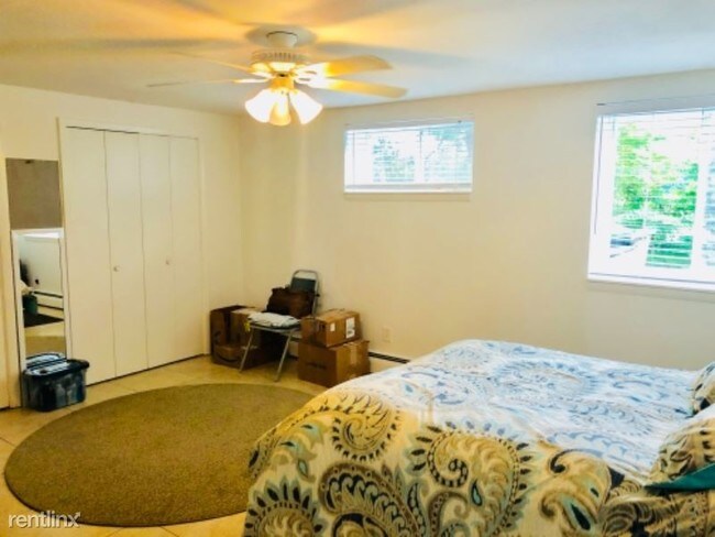 Building Photo - 1 br, 1 bath Apartment - 84 Eastview Drive