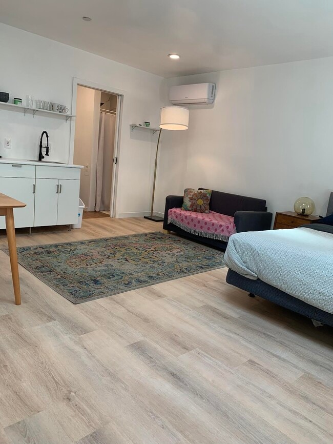 Building Photo - 2847 S Holt Ave