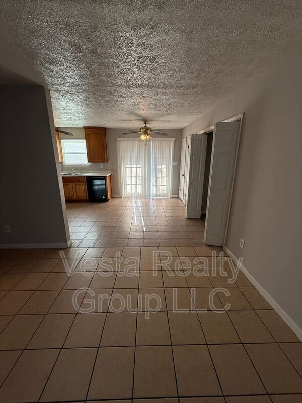 Foto del edificio - 250 Toby Springs Ln