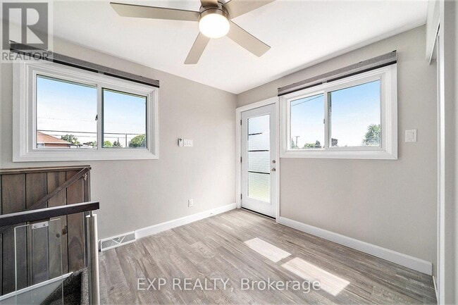 Building Photo - 920 Laviolette St