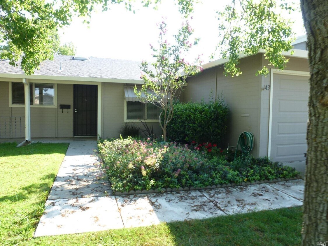 143 Monterey Dr, Vacaville, CA 95687 Townhome Rentals in Vacaville CA
