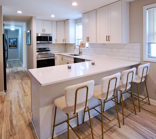 Foto del edificio - Charming updated 3 bedroom/2 bath in Selwy...