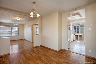 Building Photo - 2534 Haller St