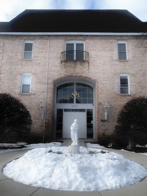 Foto principal - 5201 Carriage Way Dr