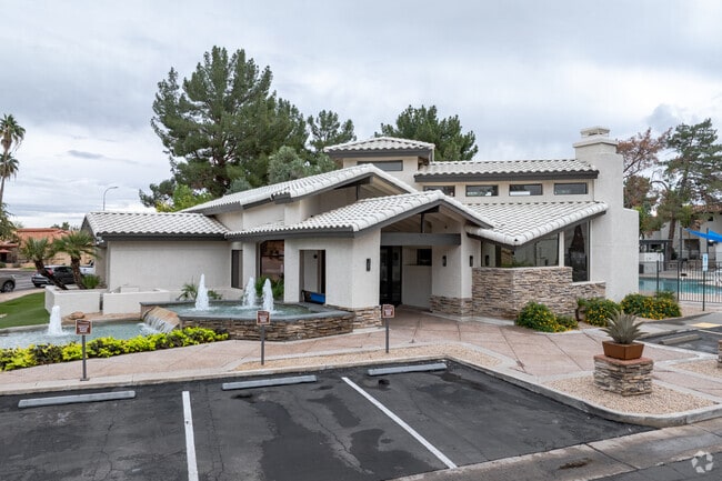 Building Photo - Vetra Chandler