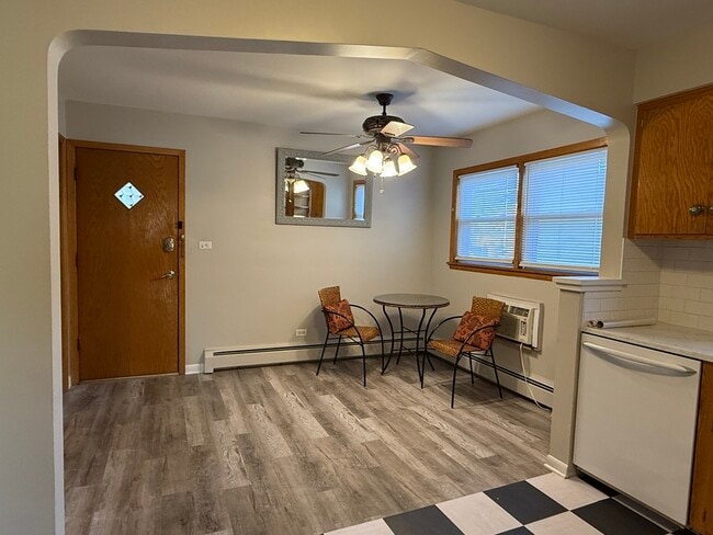 Foto del edificio - 5736 W Gunnison St