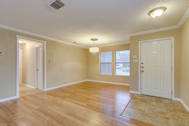 Building Photo - ***APPLICATION CURRENTLY UNDER REVIEW***Up...