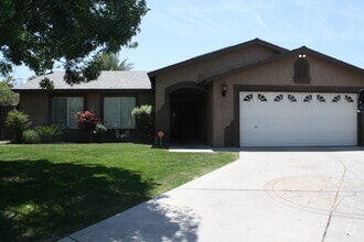 Building Photo - 2119 Foxglove Ct
