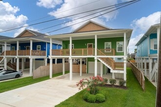 Building Photo - 213 West Dr