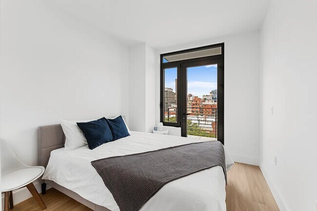 Building Photo - 63 Pitt St