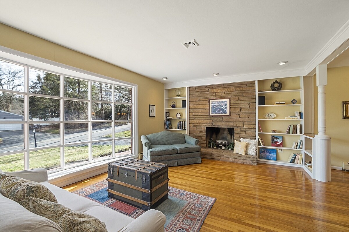 Primary Photo - 71 Bemis Rd