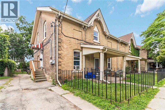 Building Photo - 65 East Ave