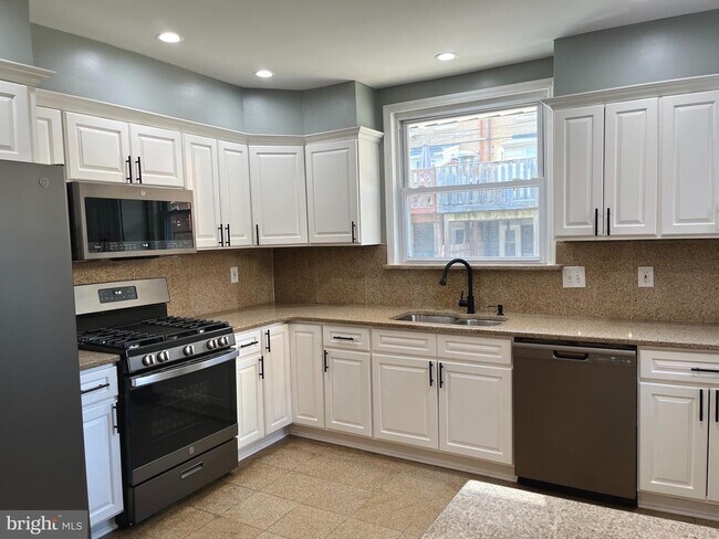 Foto del edificio - 6481 Morris Park Rd