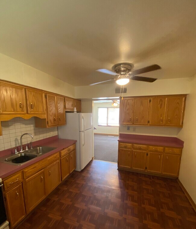 Foto del edificio - 18231 Morgan Ave