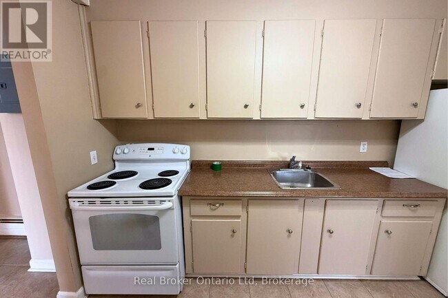 Photo du bâtiment - 316 Peter St N