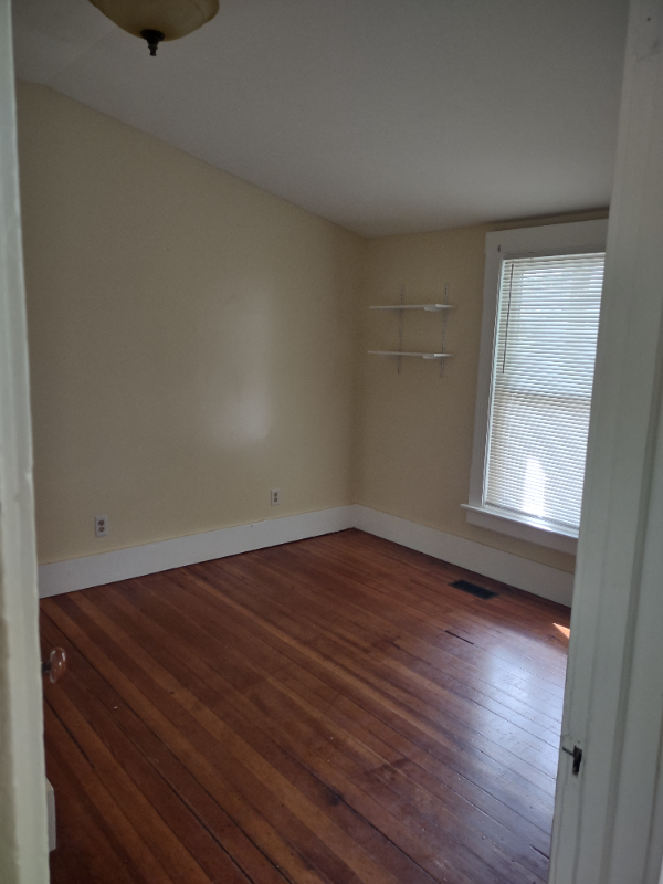 Building Photo - 261 Brooks Ave