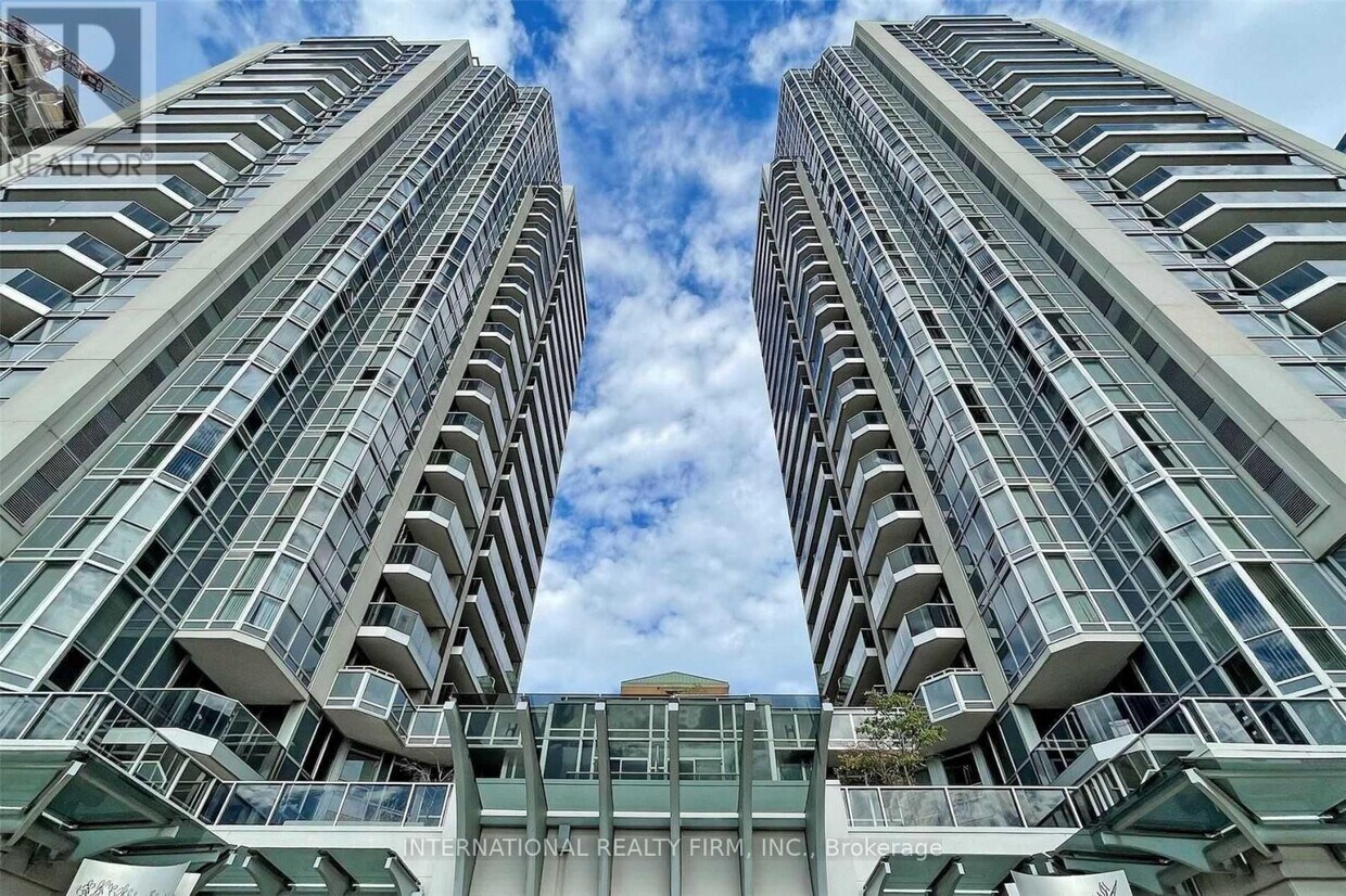 Photo principale - 5793-5793 Yonge St