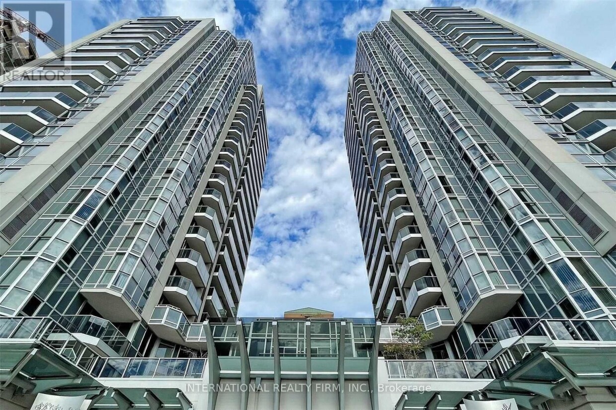 Primary Photo - 5793-5793 Yonge St