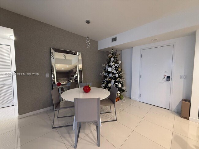 Foto del edificio - 7661 NW 107th Ave