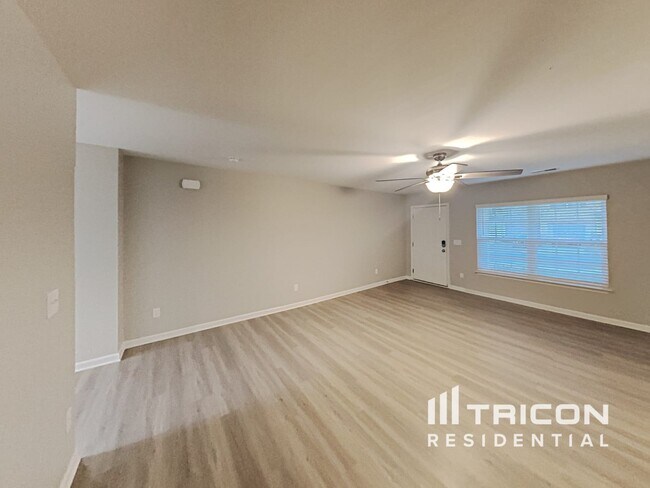 Building Photo - 4406 Oak Pointe Dr