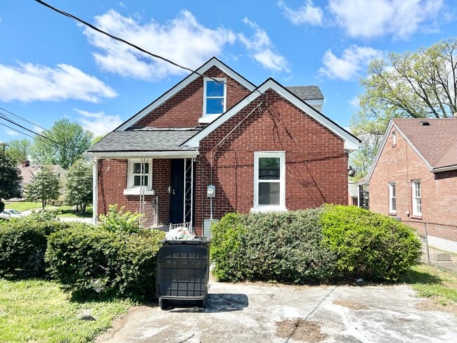 Building Photo - 1453 Olive St