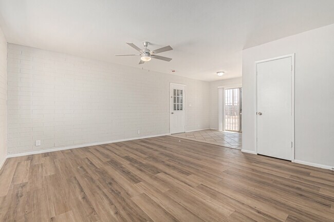 Foto del edificio - 4641 S 17th Pl
