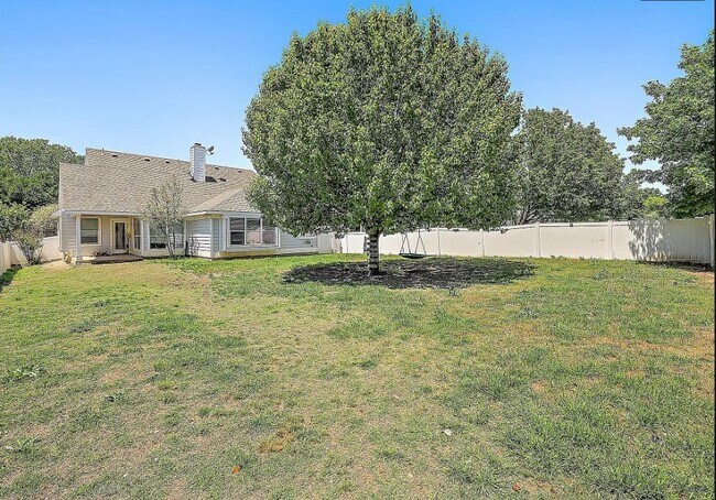 Foto del edificio - 509 Creekside Dr