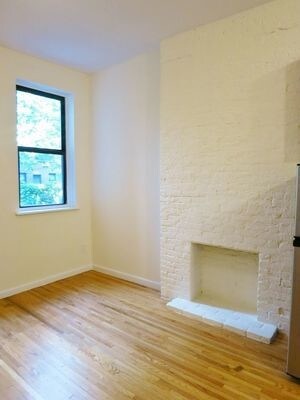 Building Photo - 1 E 78th St