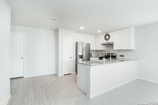 Foto del edificio - 5352 Forbs Ln