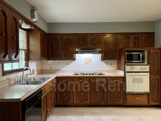 Foto del edificio - 6012 N Monroe Ave