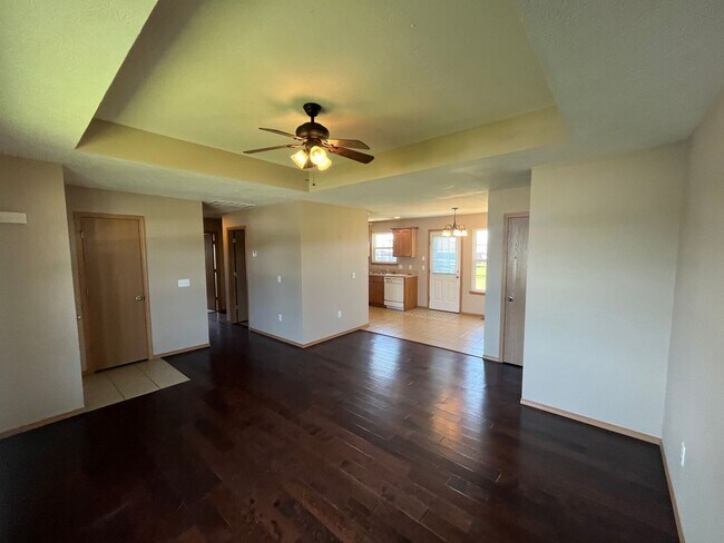 Building Photo - 3 bedroom 2 bath home in Clever, MO!