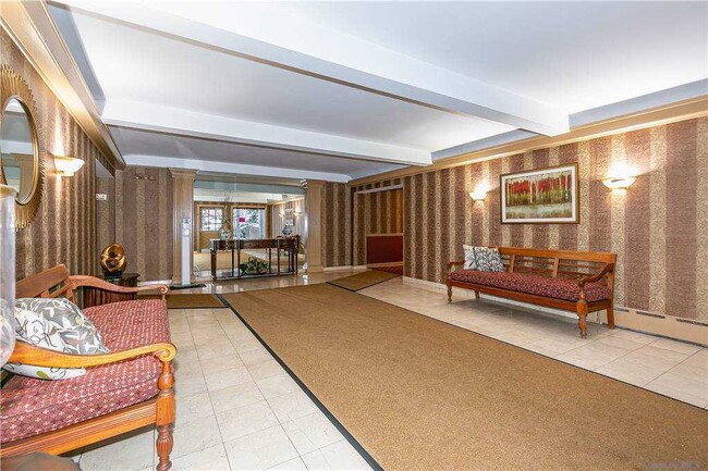 Foto del edificio - 1 Town House Pl