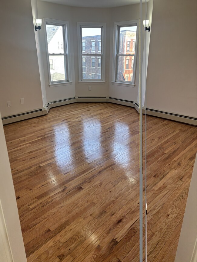 Building Photo - 7 Greenheys St