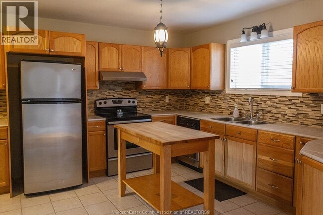 Building Photo - 3033 Church St