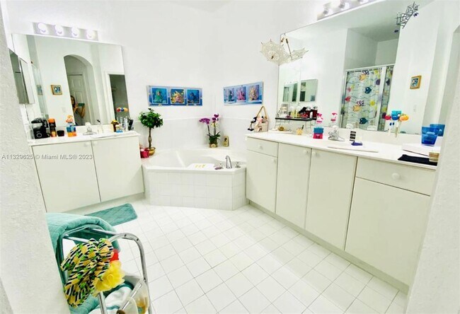 Foto del edificio - 8538 NW 108th Ave