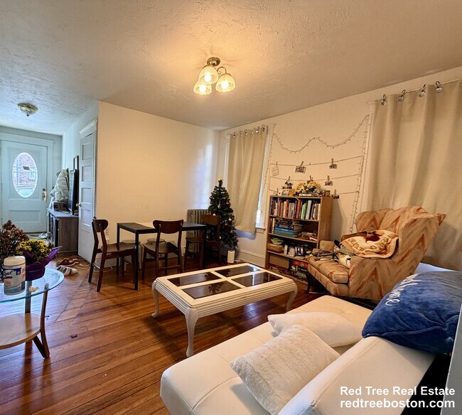 Foto del edificio - 91 Academy Hill Rd