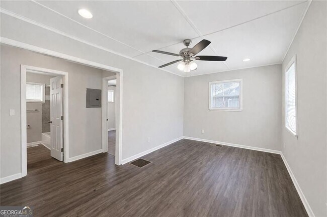 Foto del edificio - 2146 Brookview Dr NE