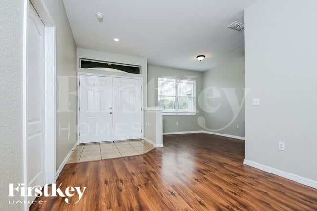 Building Photo - 8314 Greystone Dr