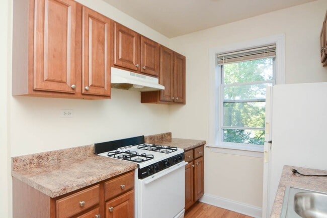 Building Photo - 2600 N Kimball Ave