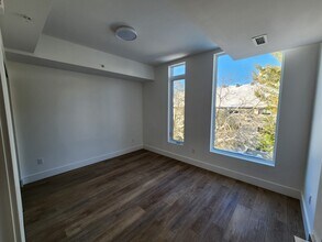 Building Photo - 841 Grenon Ave