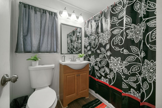 Building Photo - Driftwood Apartments