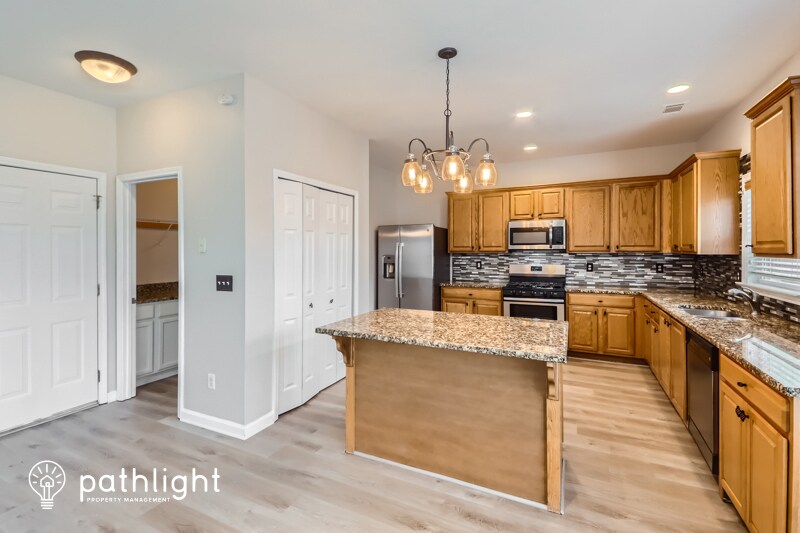 Primary Photo - 7259 Madison Cir