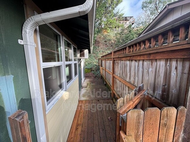 Building Photo - 17570 Webster Rd