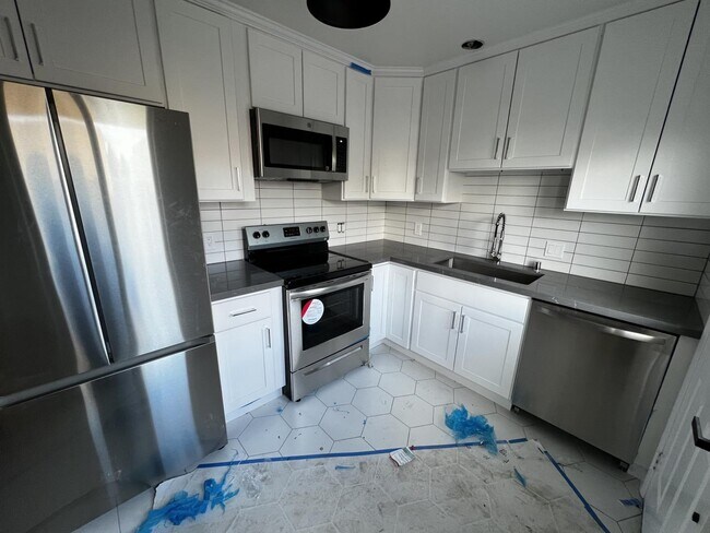Building Photo - 1115 9th Ave